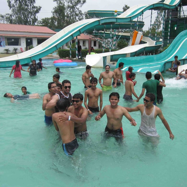 pool-386639_1920 pool-386639_1920